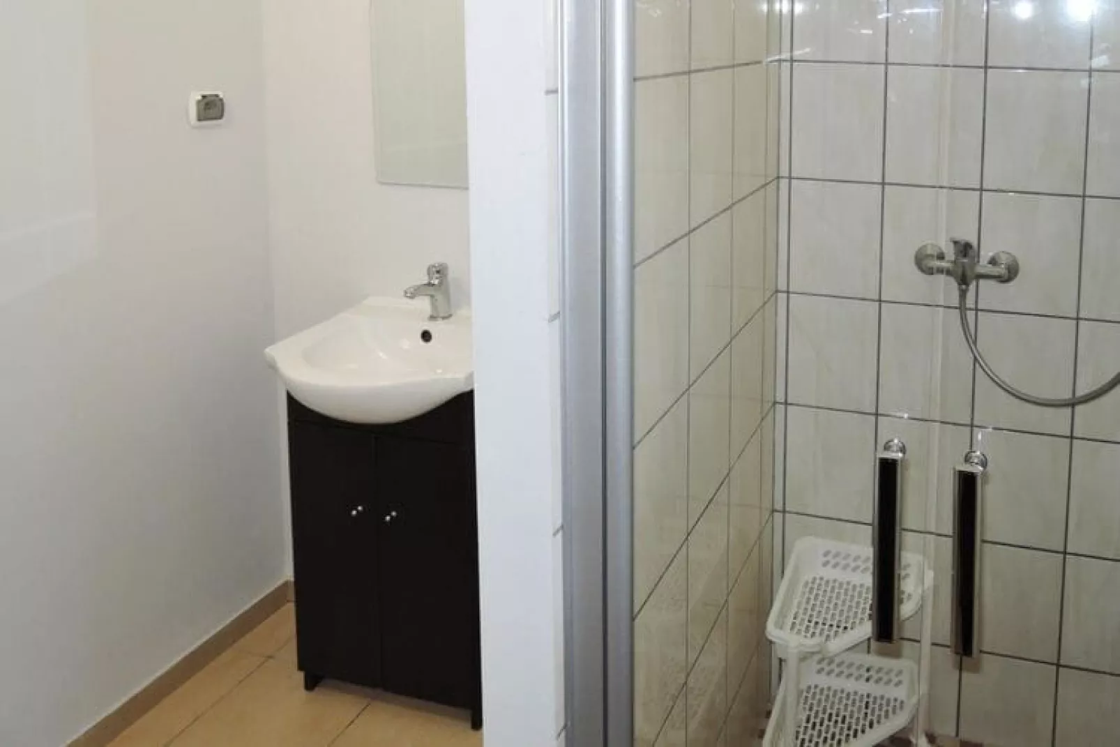 HolidayHouse with the big tarasse&garden in Kolczewo LIT-Badezimmer