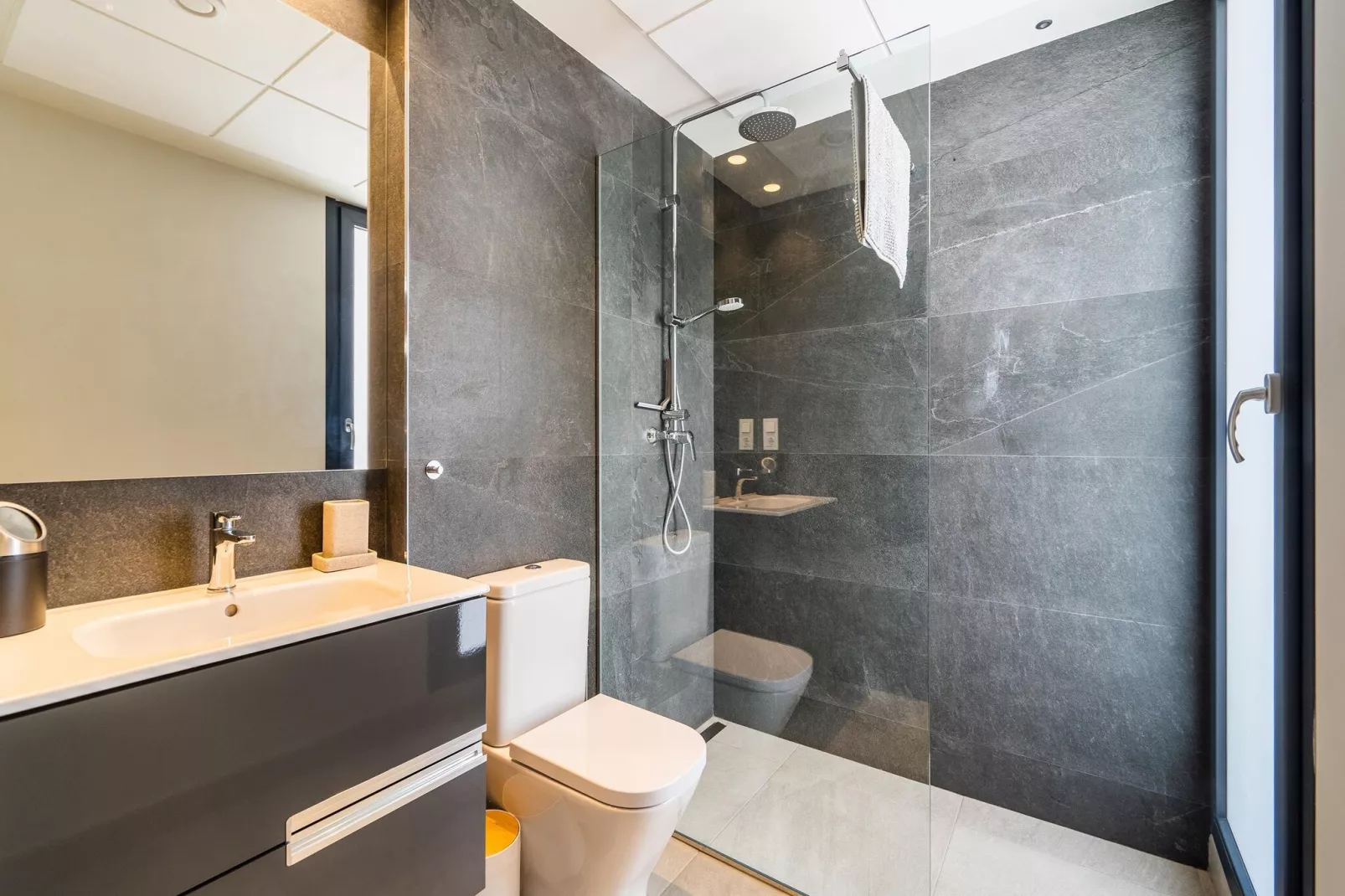 Villa Candy-Bathroom