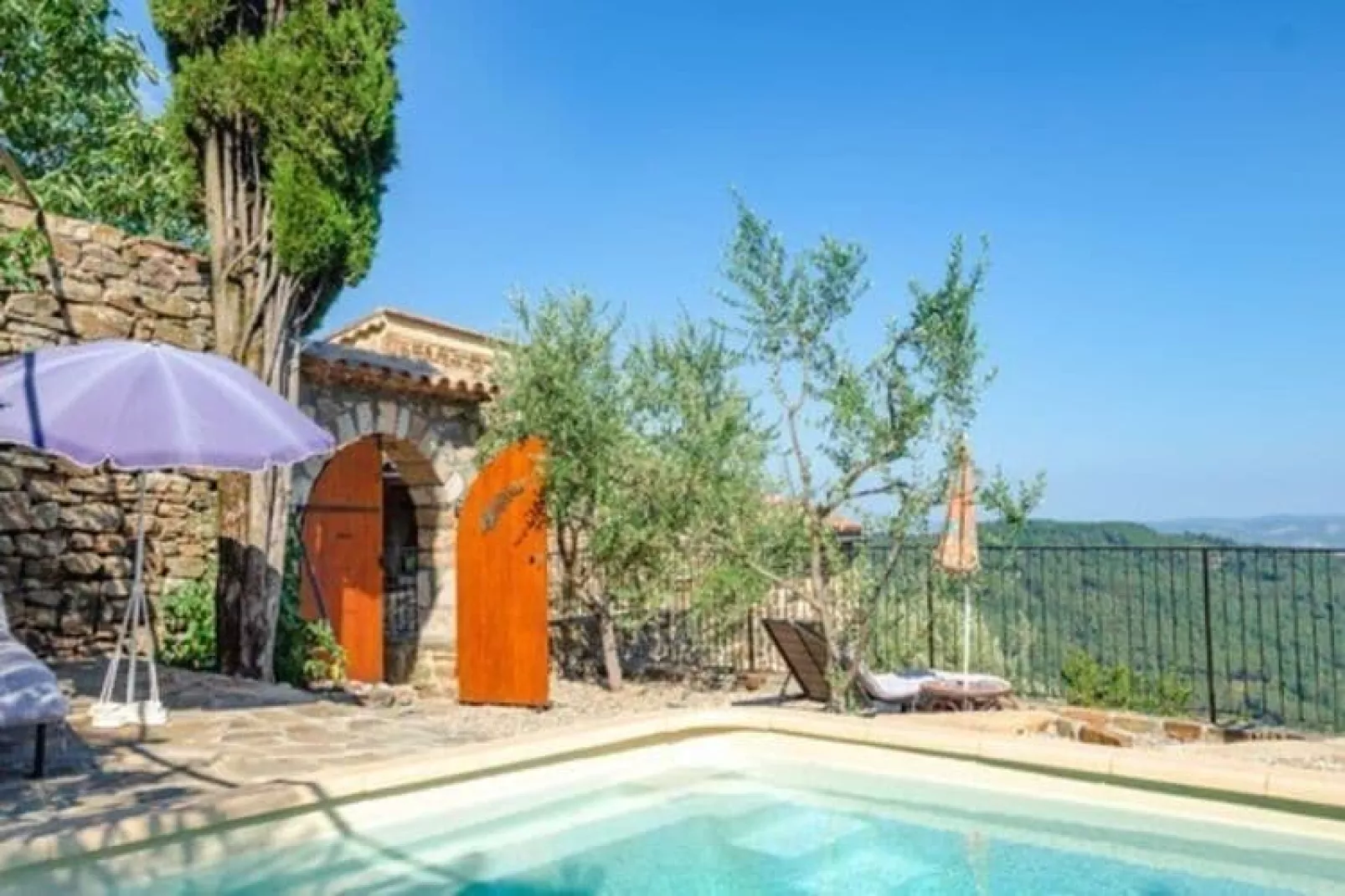 Maison de vacances Chassiers grand-Areas summer 1km