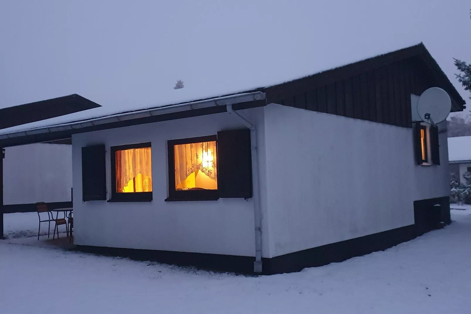 Brouwer Ferienhaus-Exterior winter