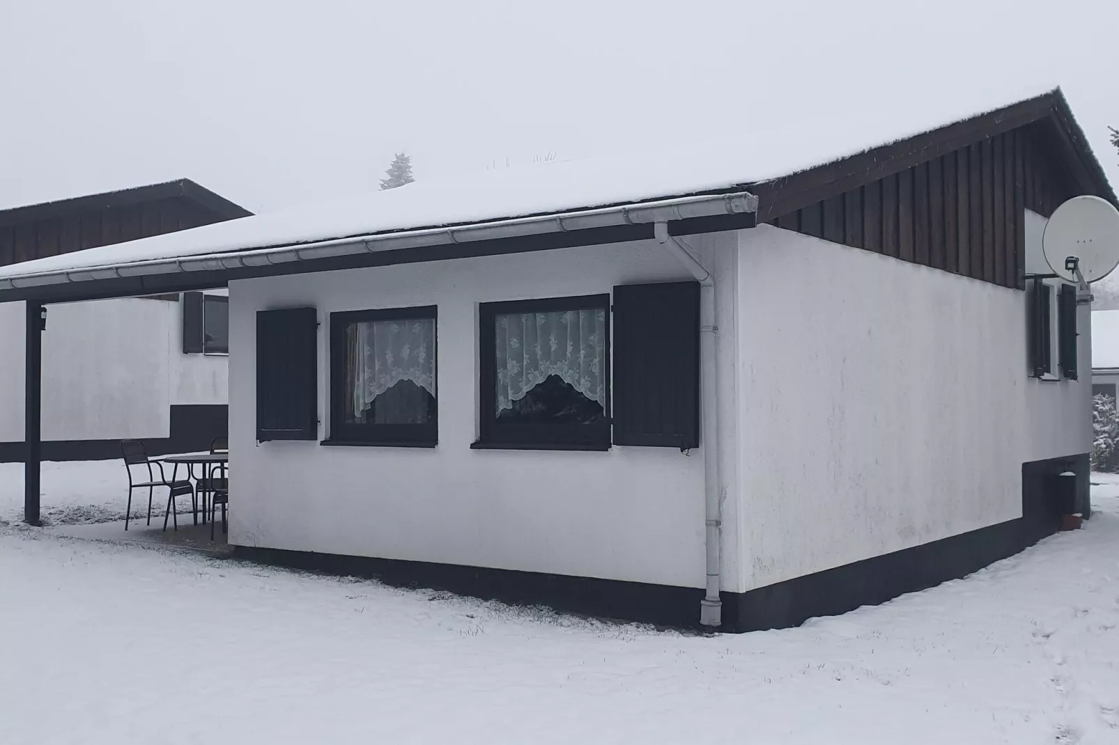 Brouwer Ferienhaus-Exterior winter