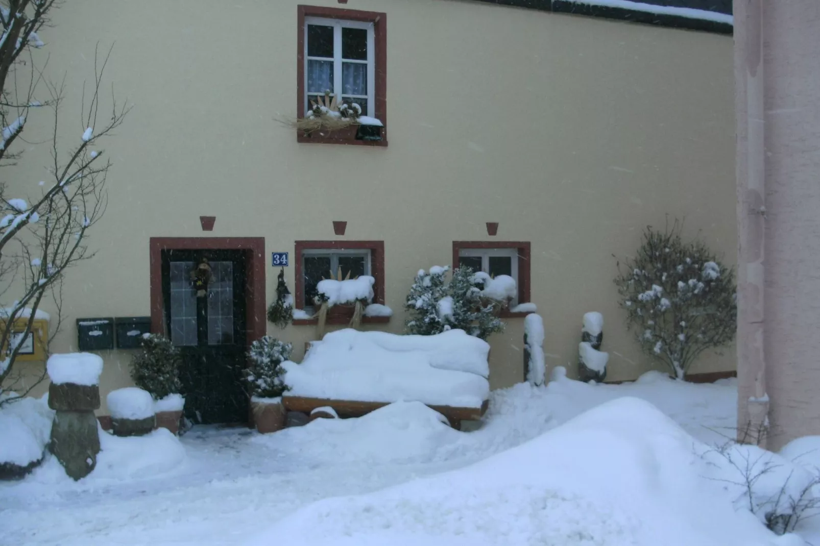 Dachstube-Exterior winter