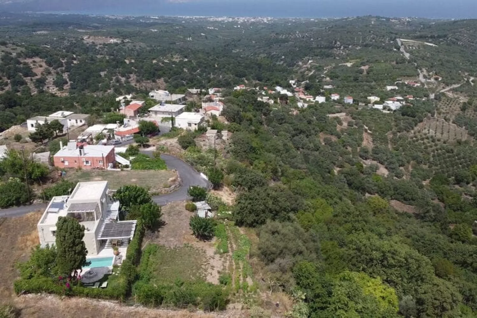 Holiday home, Kastellos-Villa Leonanto-Außenbereich Sommer