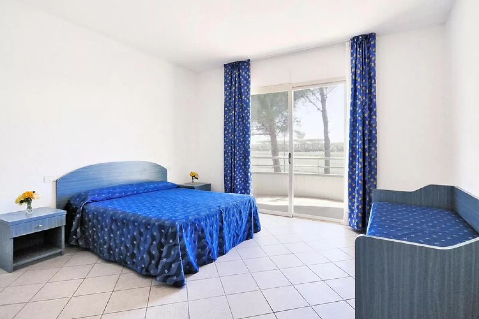 Ferienanlage La Cecinella Villaggio Turistico Cecina Mare Typ Bilo B Resid/piano terra o 1 piano terrazza/balco-Schlafzimmer