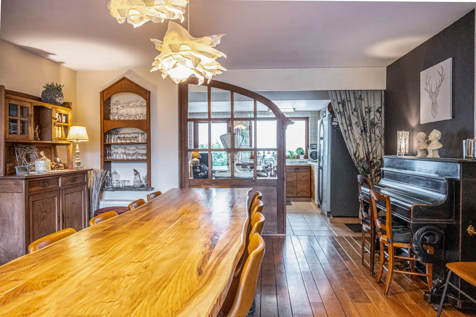 A l'aise-Dining room