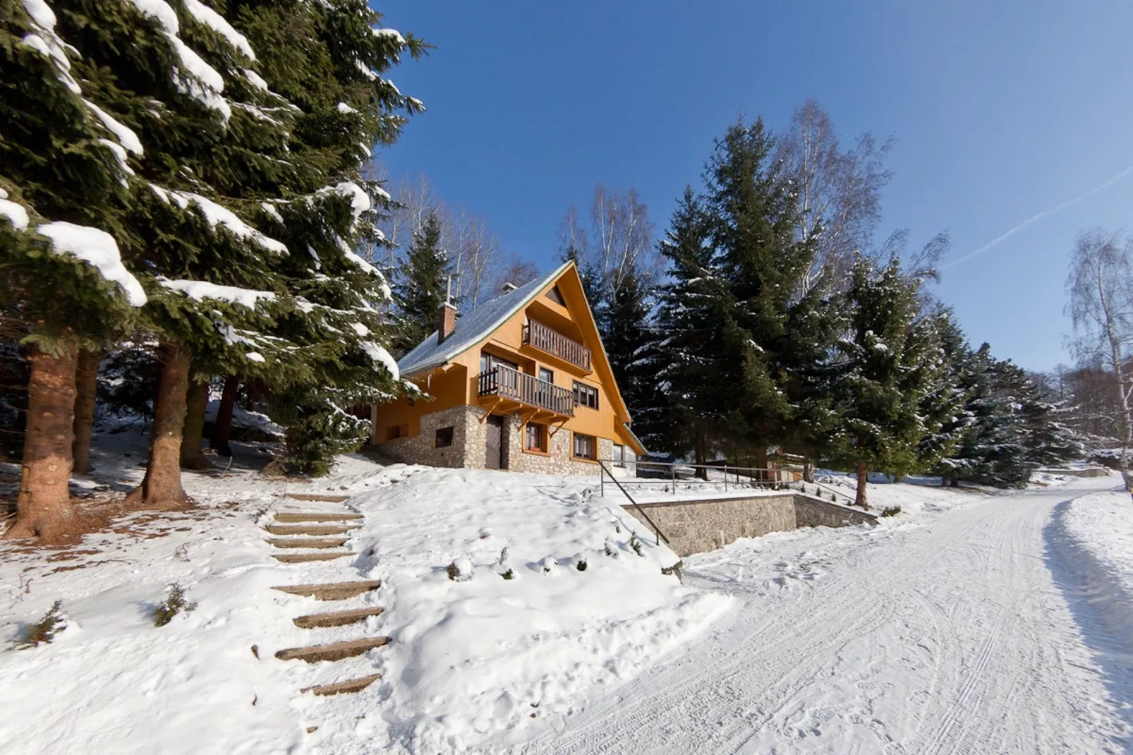 Petr-Exterior winter