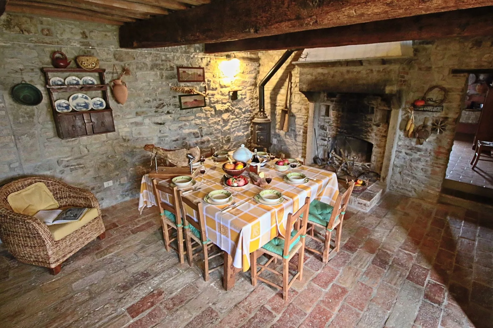 Casal Baruffa- Gorgaccia-Dining room