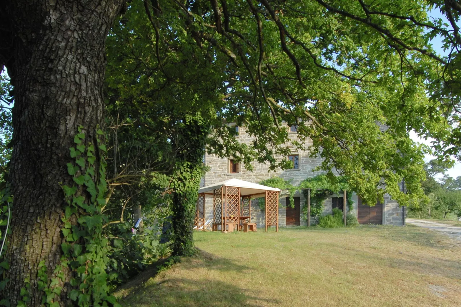 Casal Corniolo- Montalto-Gardens summer