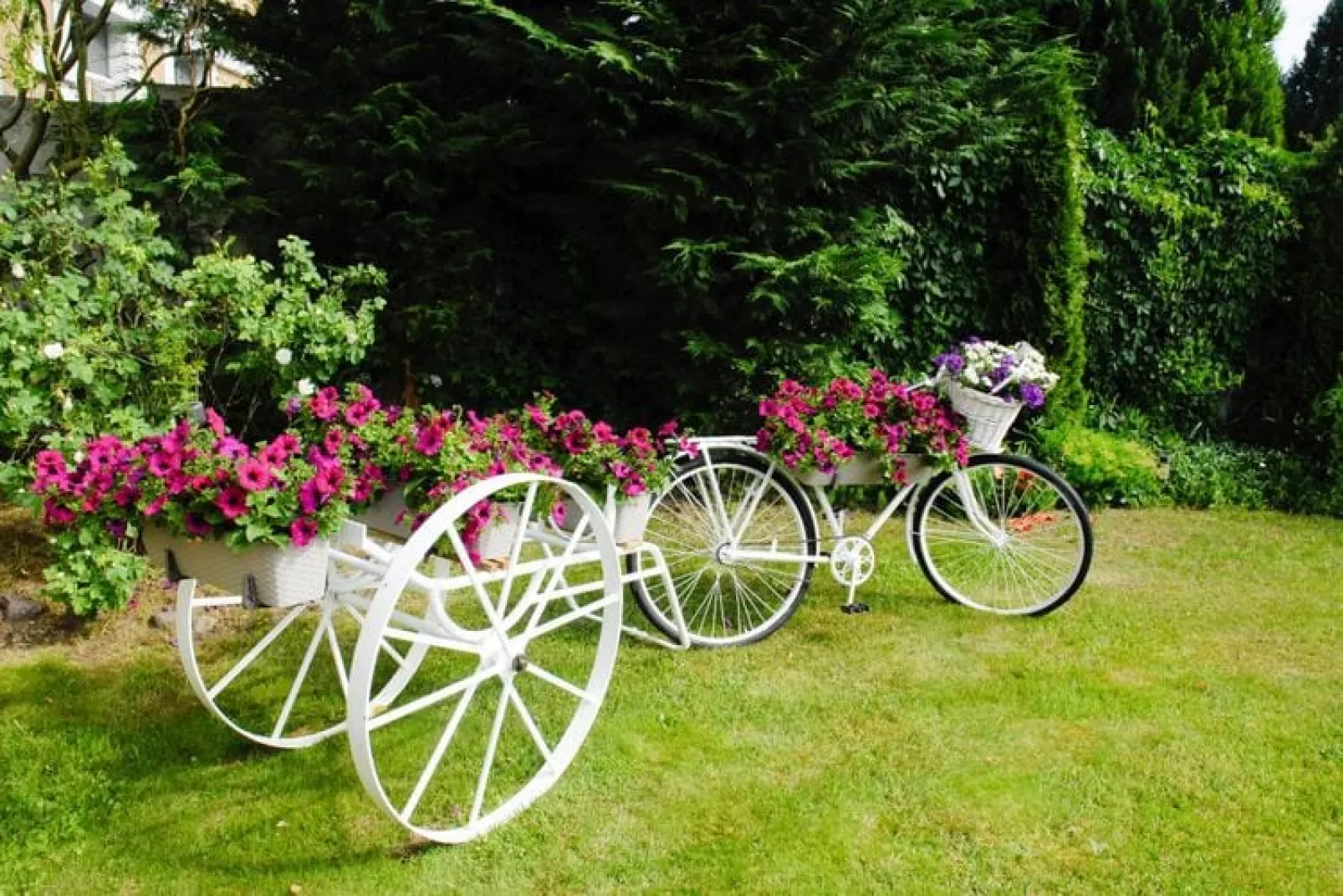 Semi-detached house Ledzin FH Amelia-Gardens summer