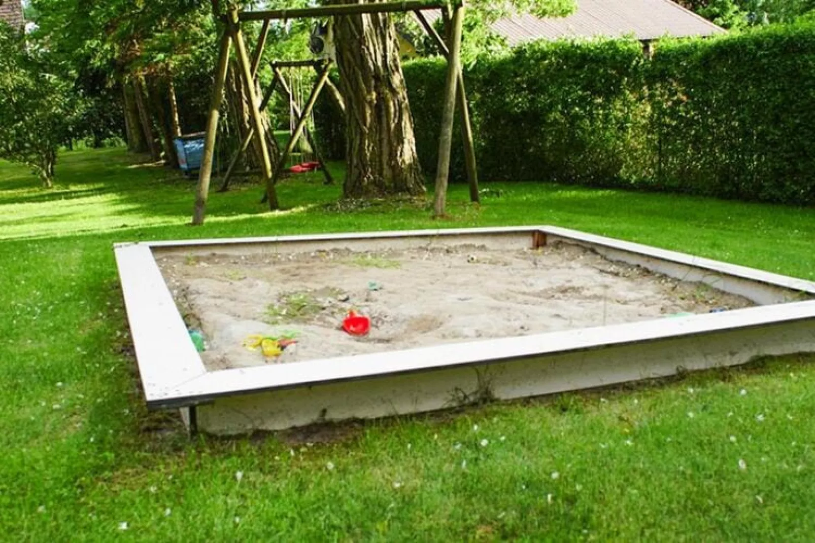 Semi-detached house Ledzin FH Amelia-Gardens summer
