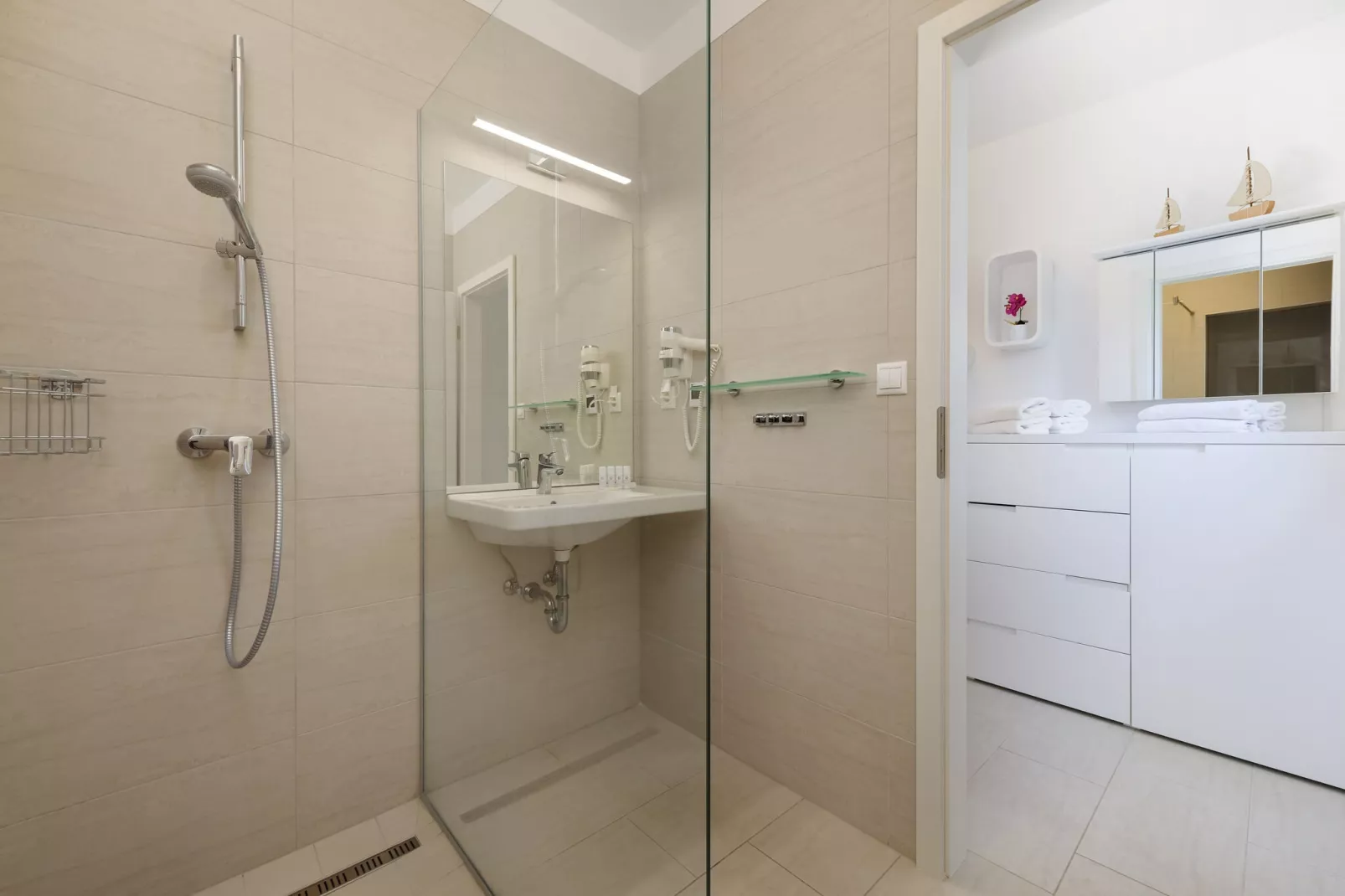 Pannonia K03-Bathroom