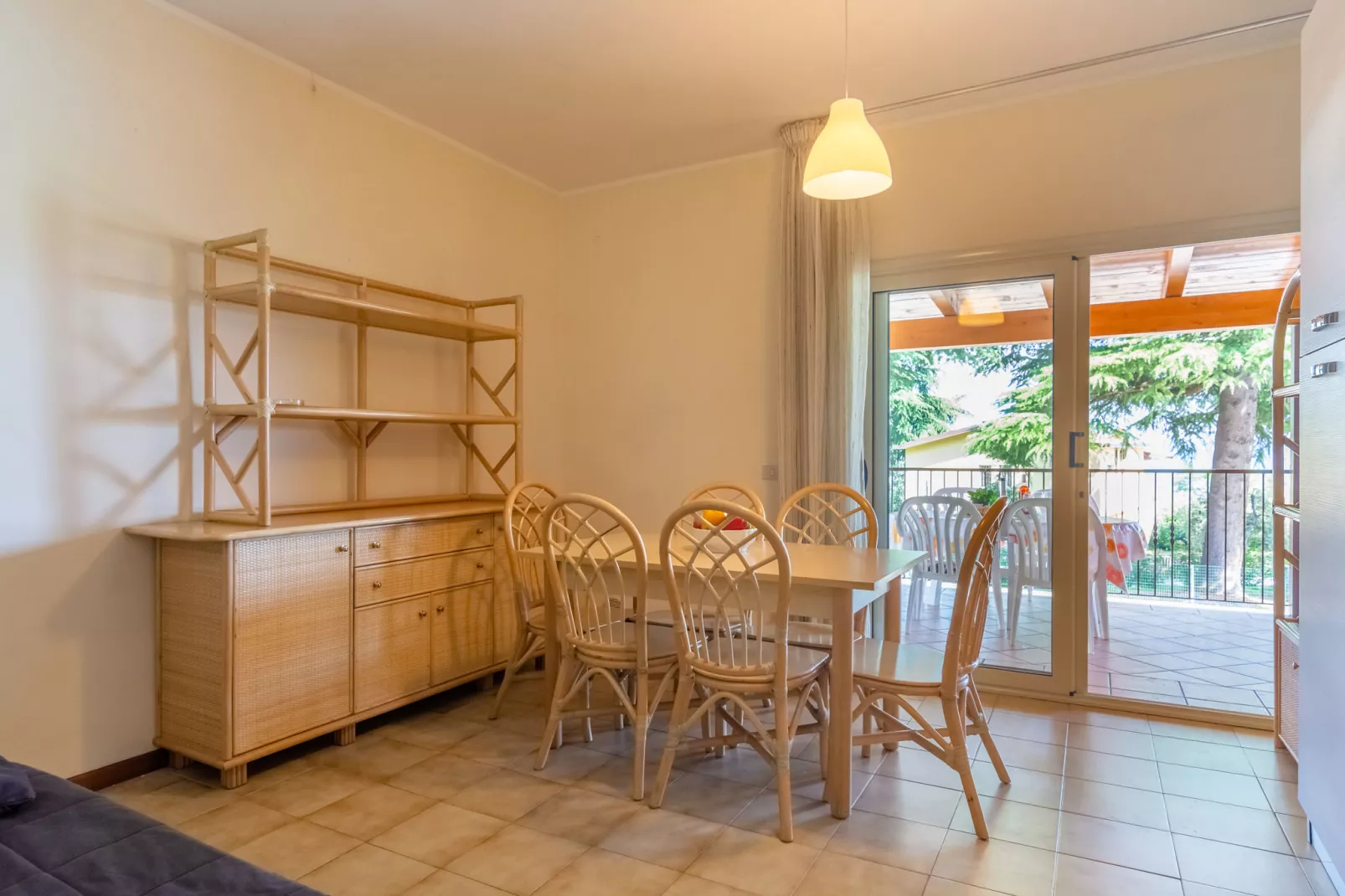 Villette-Dining room