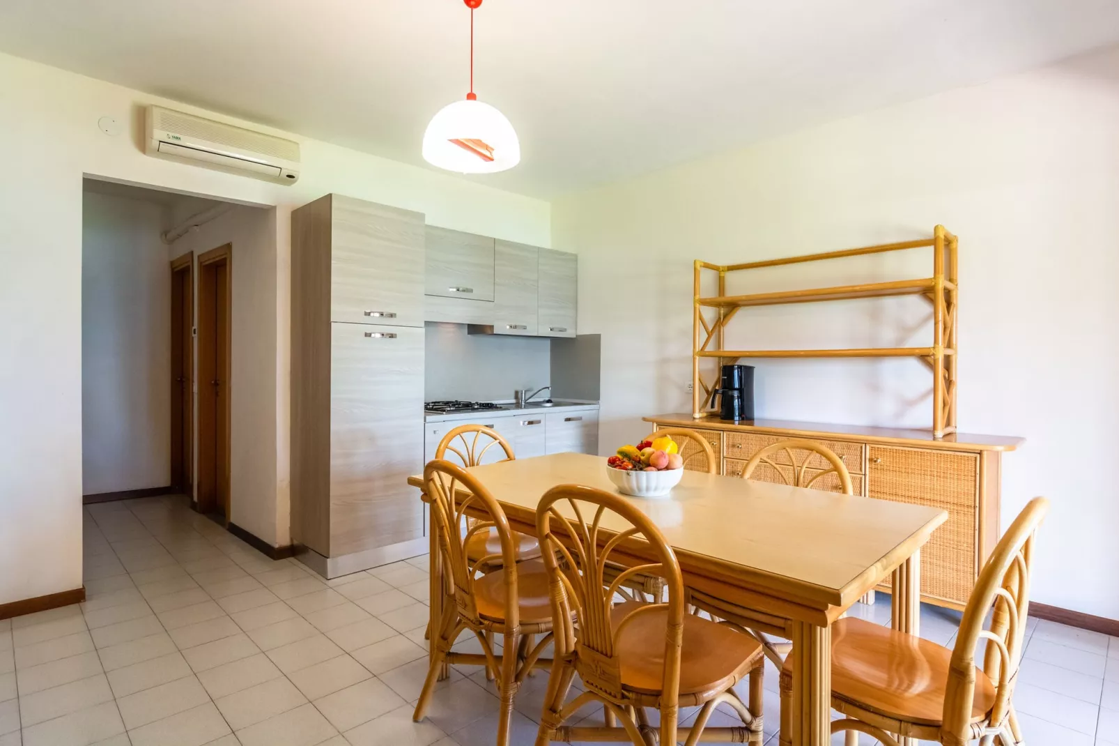 Linda-Kitchen