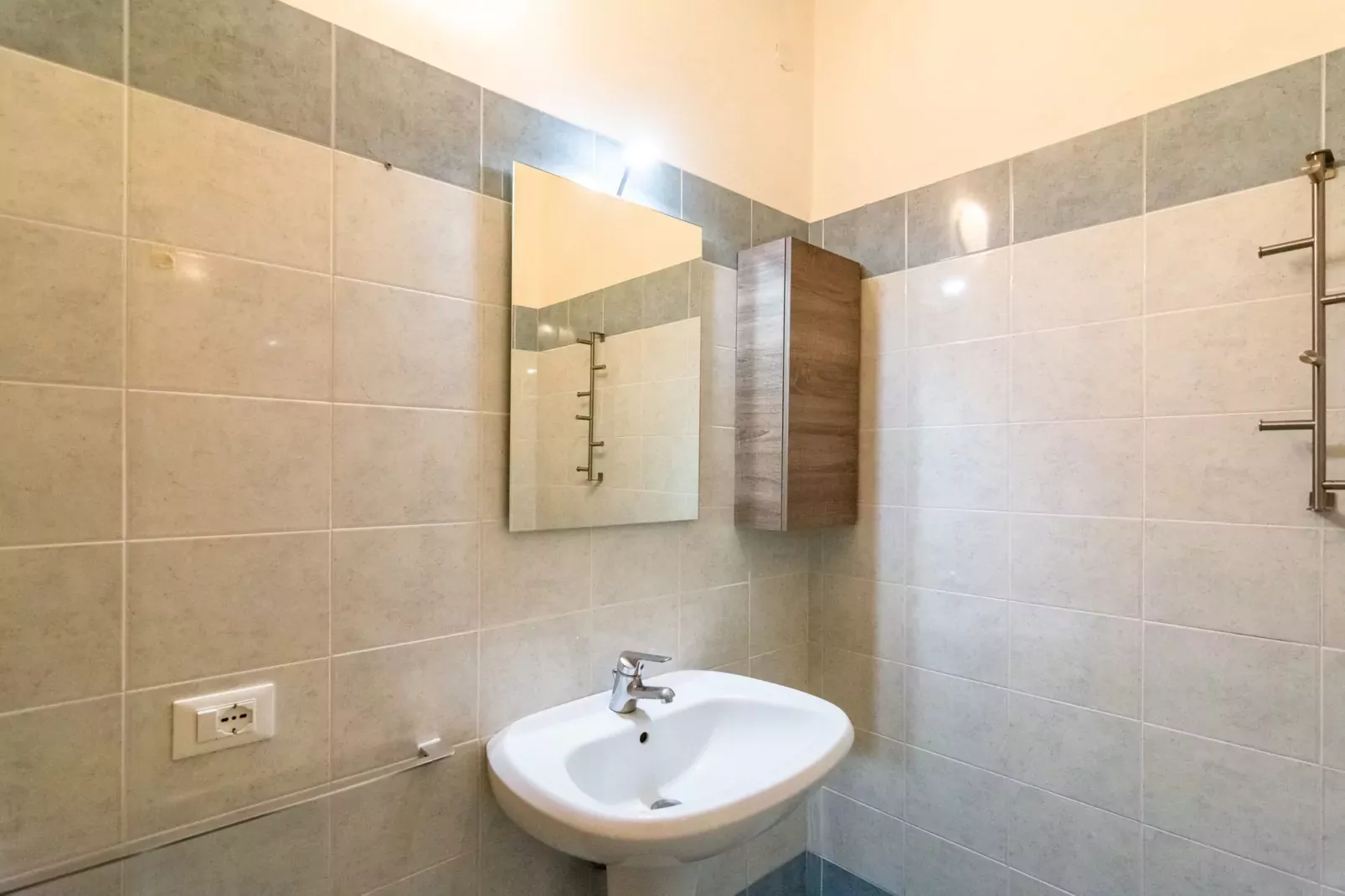 Linda-Bathroom