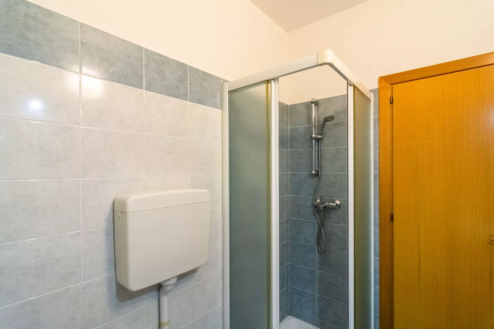 Linda-Bathroom