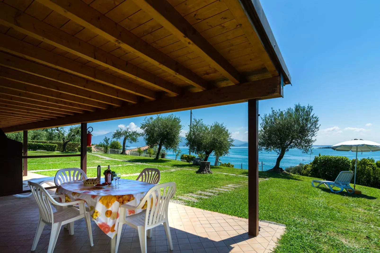 Linda-Terrace balcony