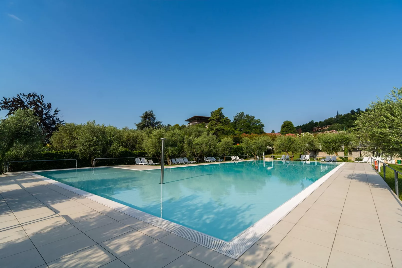 Manerba-Pool