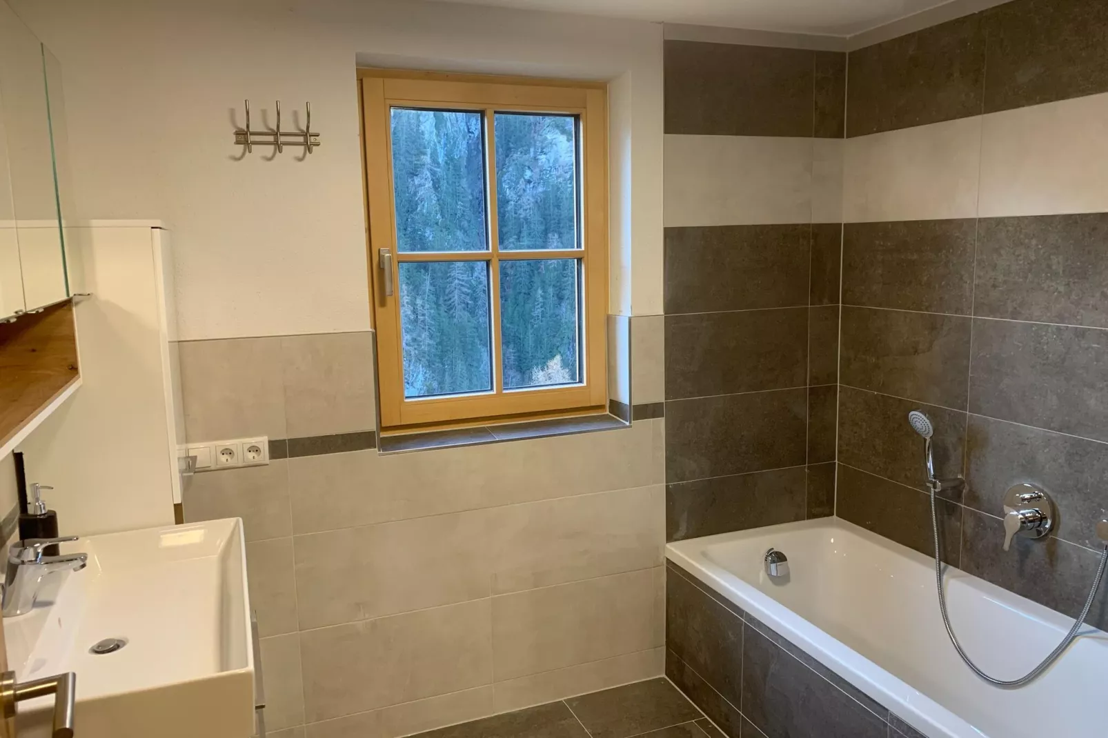 Bergappartements Schernthaner Tobadill-Bathroom