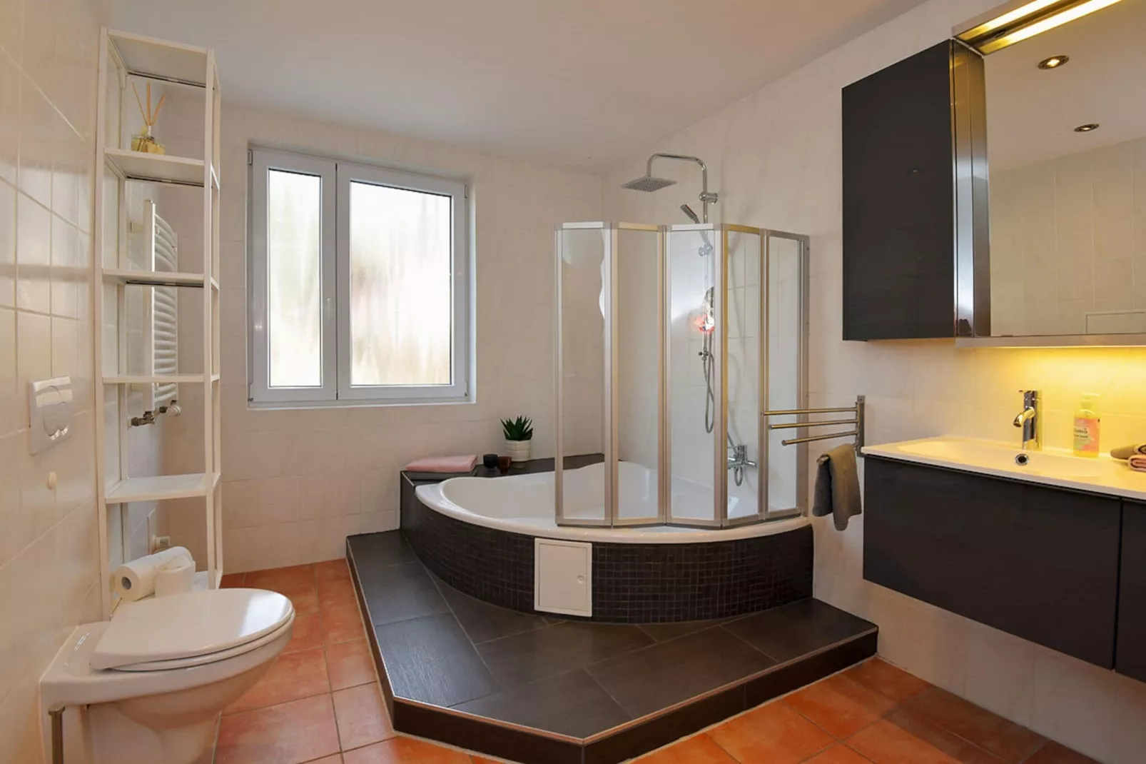 Ferienwohnung Carola-Bathroom