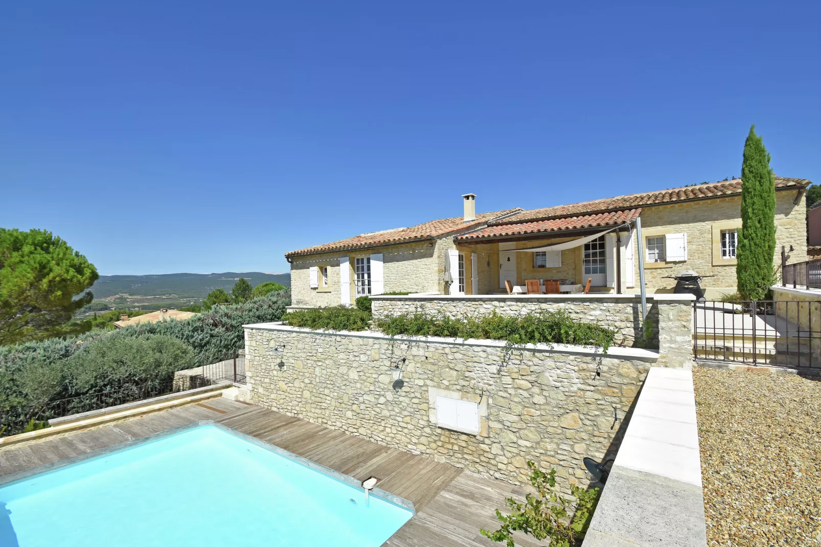 Villa 4 chambres-Außenbereich Sommer