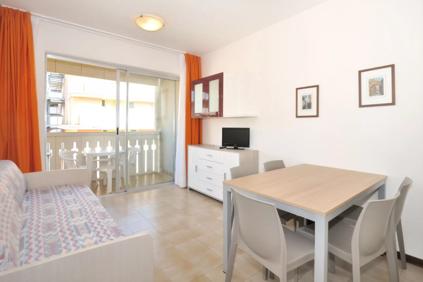 Condominio Skorpios Bibione / C 42-Living room