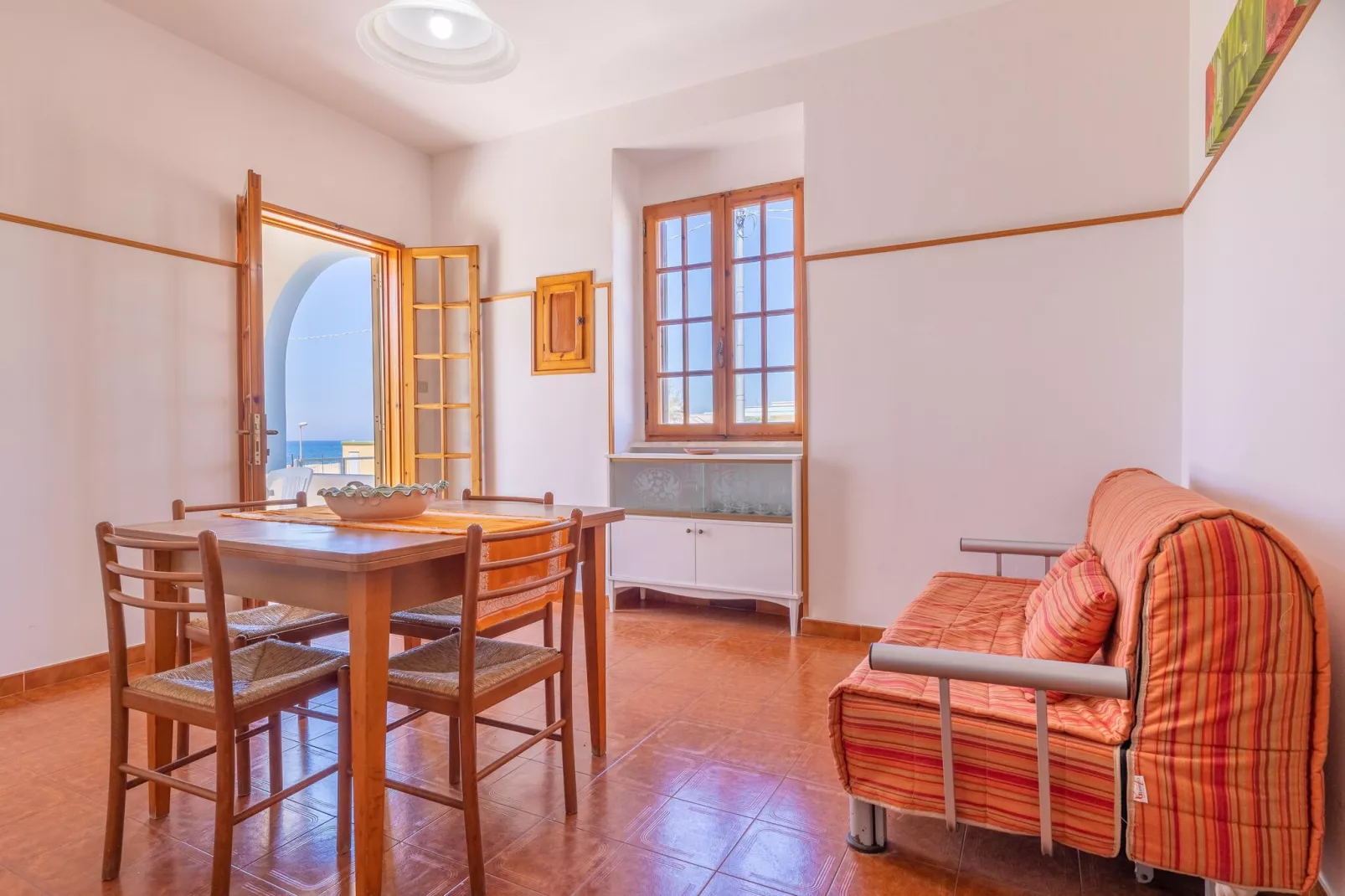 MV11-Living room