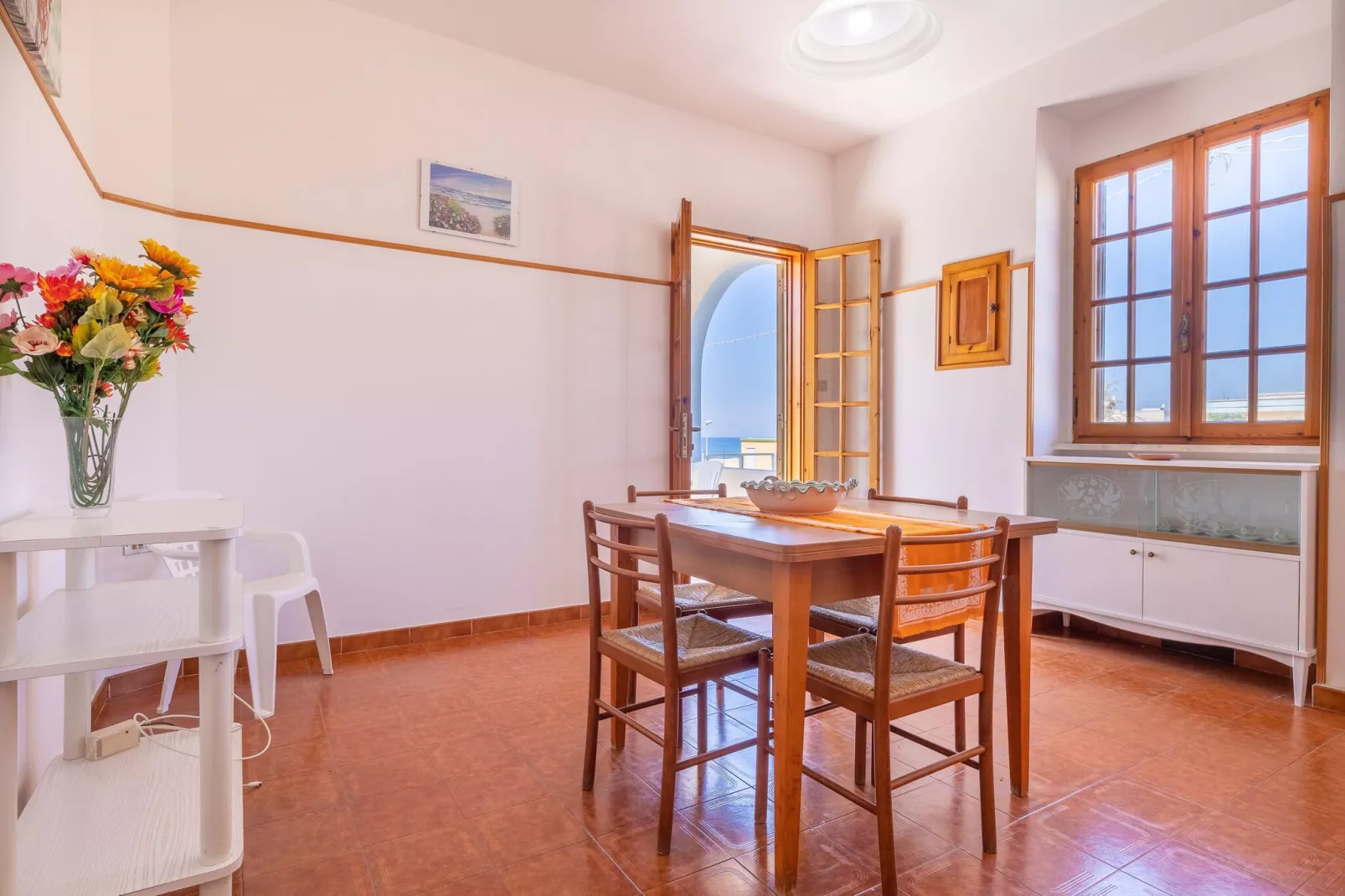 MV11-Dining room