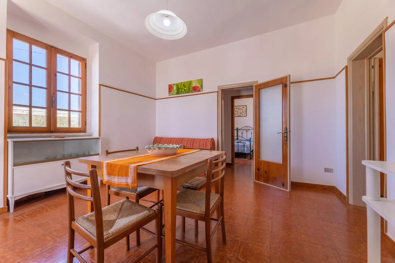 MV11-Dining room