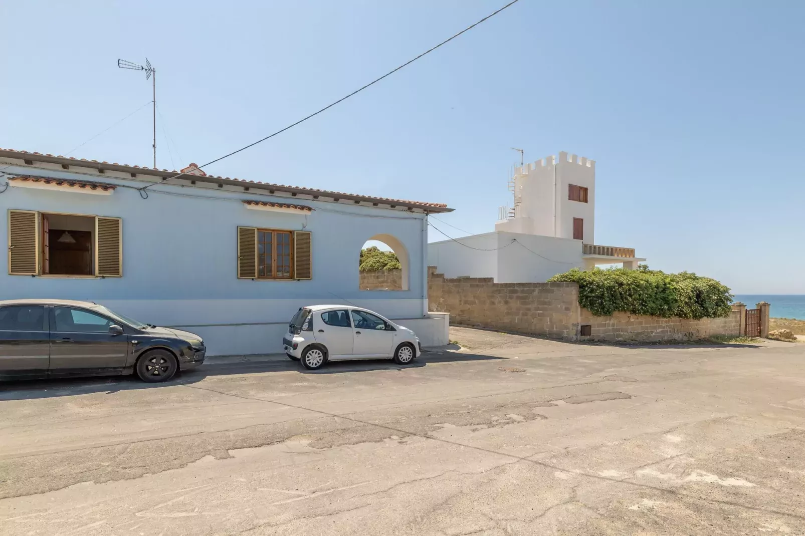 MV11-Exterior summer
