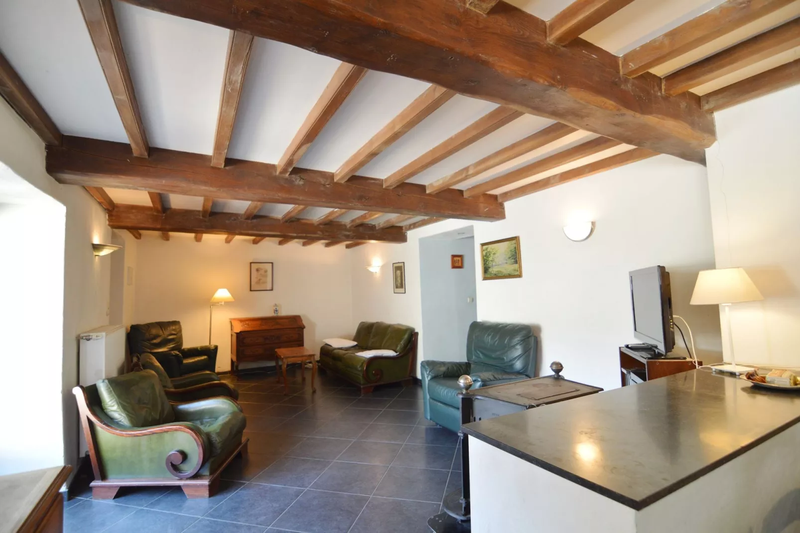 Troll-Living room