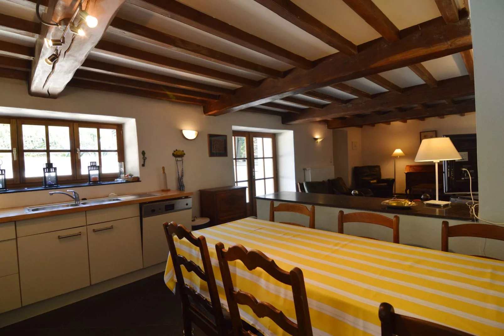 Troll-Dining room