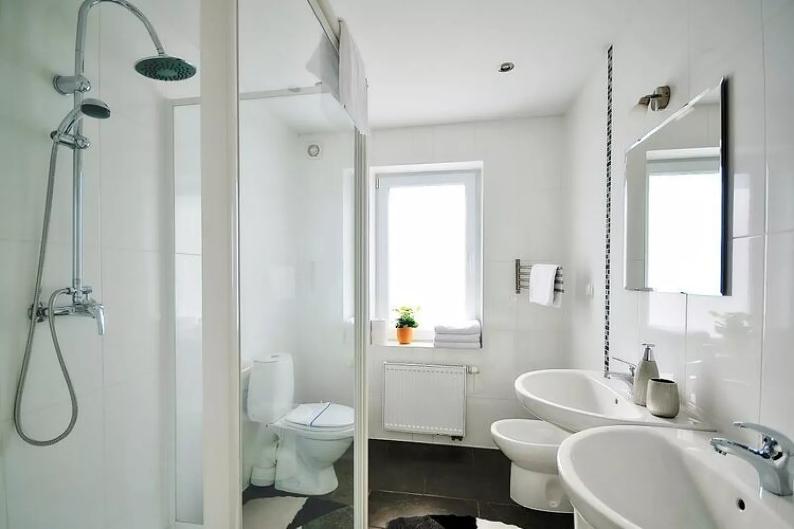 Apartament nr 6 65 qmUstronie Morskie-Badezimmer
