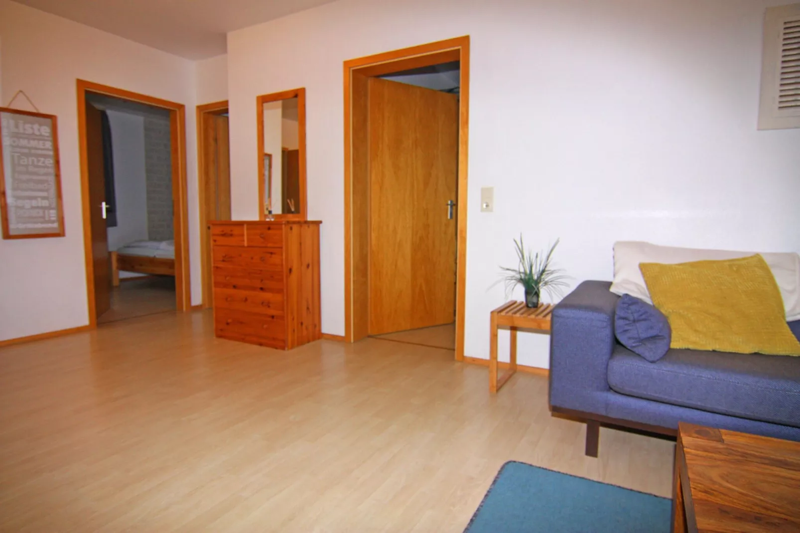 Kiebitzweg 12a EG Sonnenuhr-Living room
