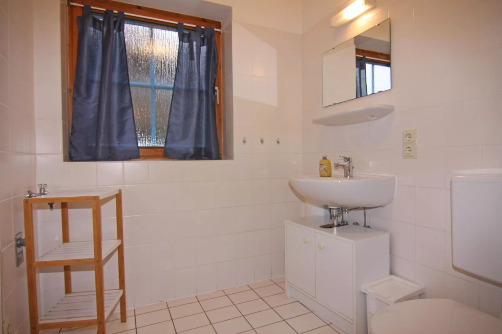 Kiebitzweg 12a EG Sonnenuhr-Bathroom