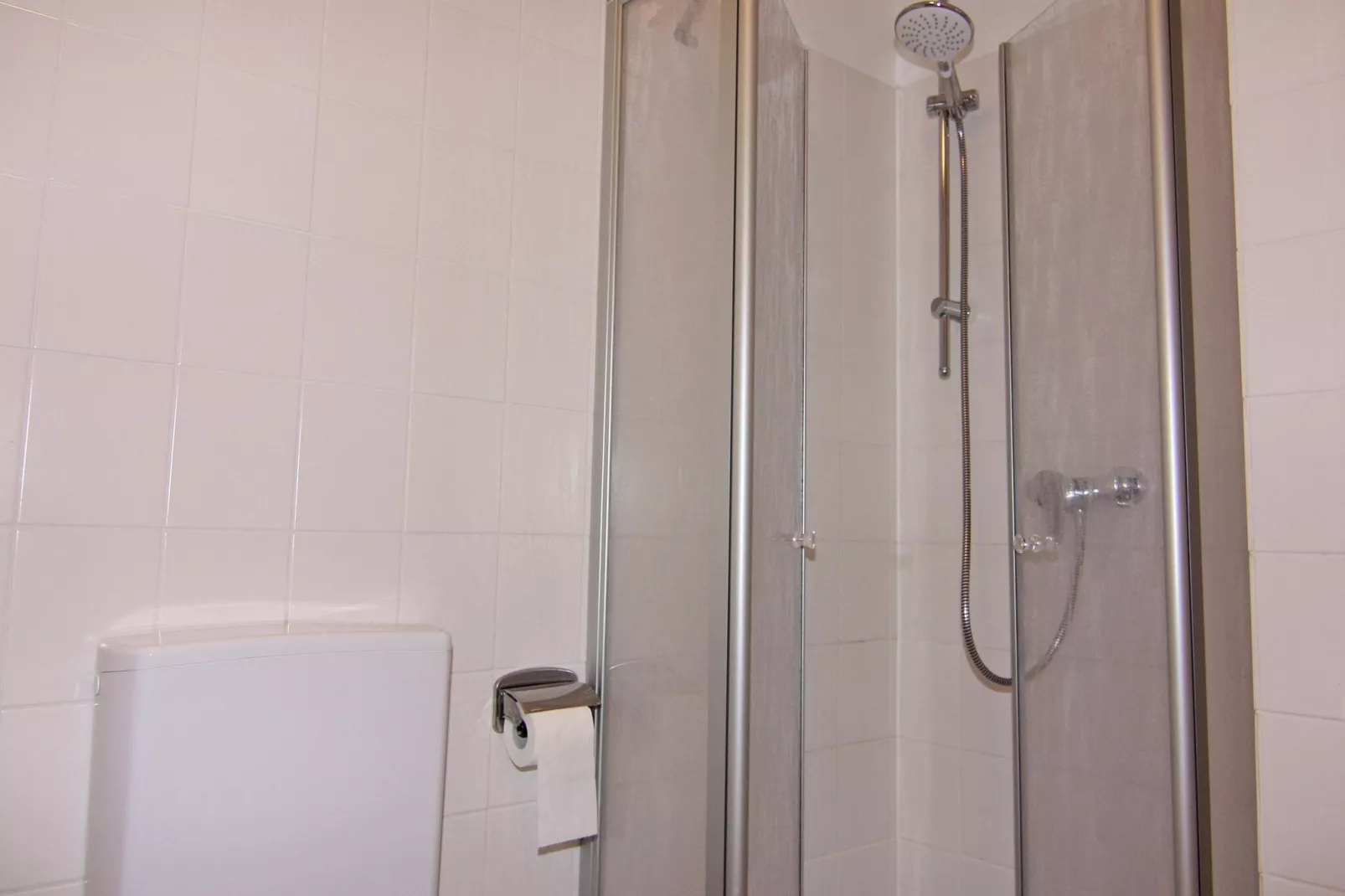 Kiebitzweg 12a EG Sonnenuhr-Bathroom