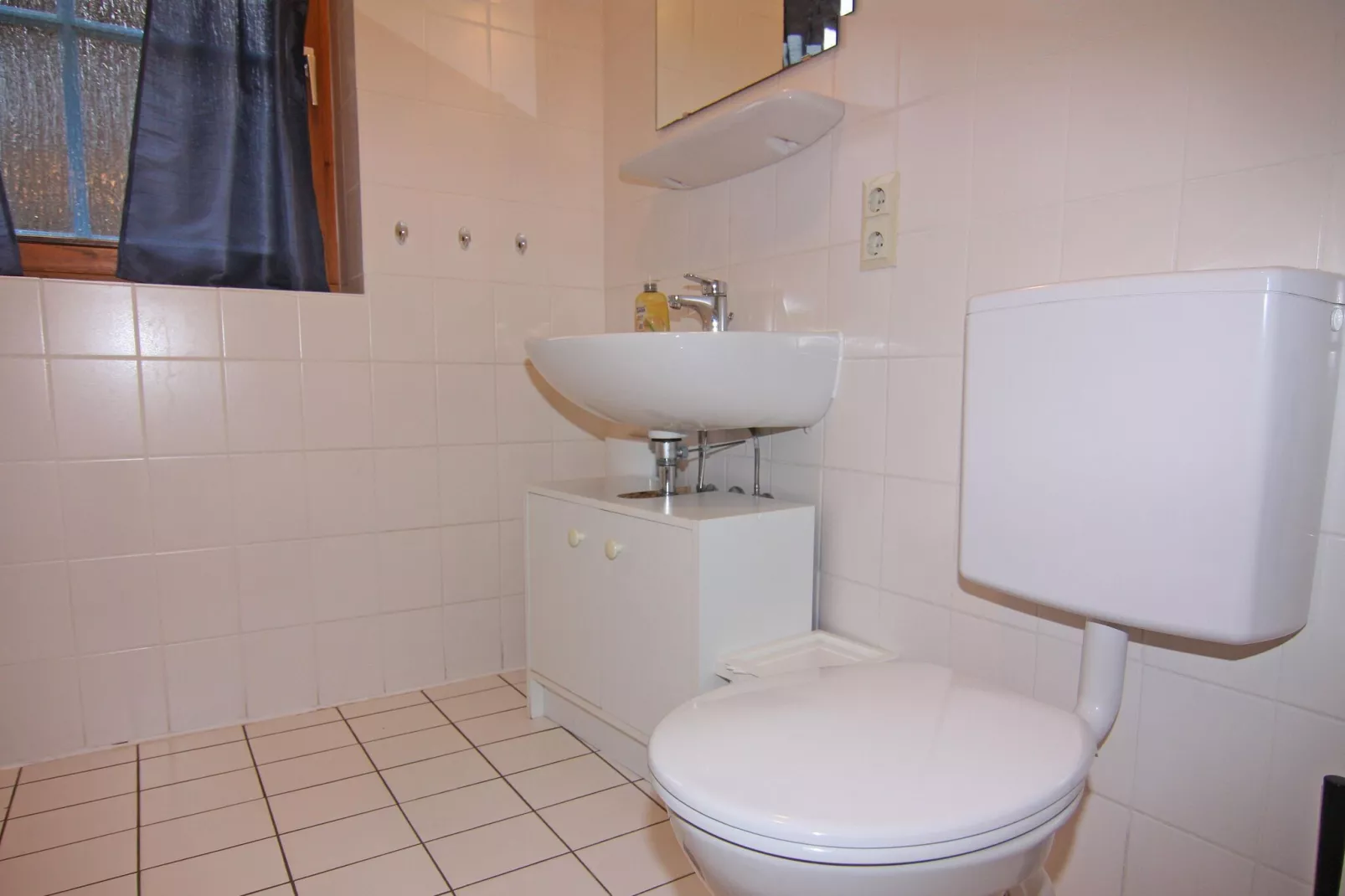 Kiebitzweg 12a EG Sonnenuhr-Bathroom
