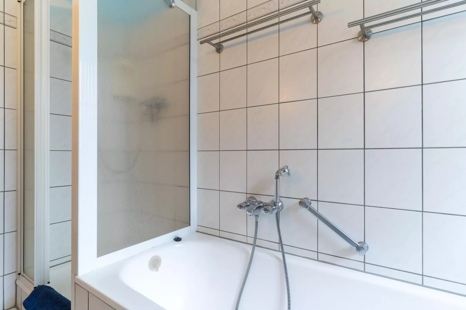 Eiderseeschwalbe IV-Bathroom