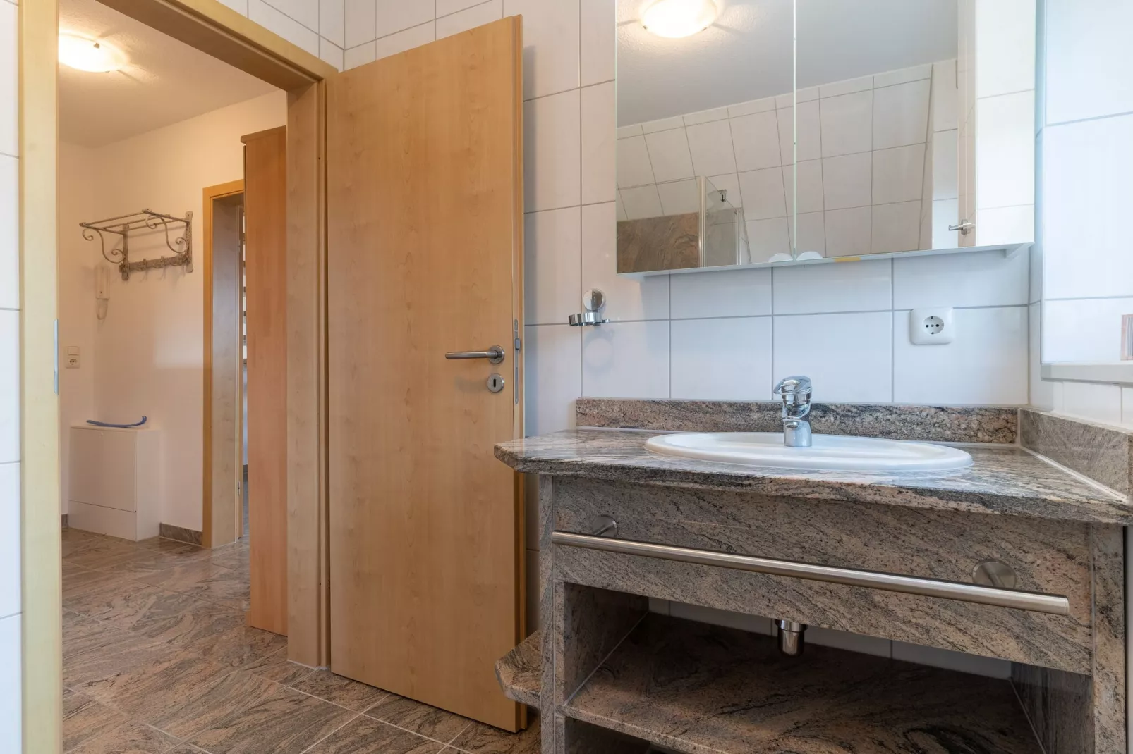 Haus Eriel OG rechts-Bathroom