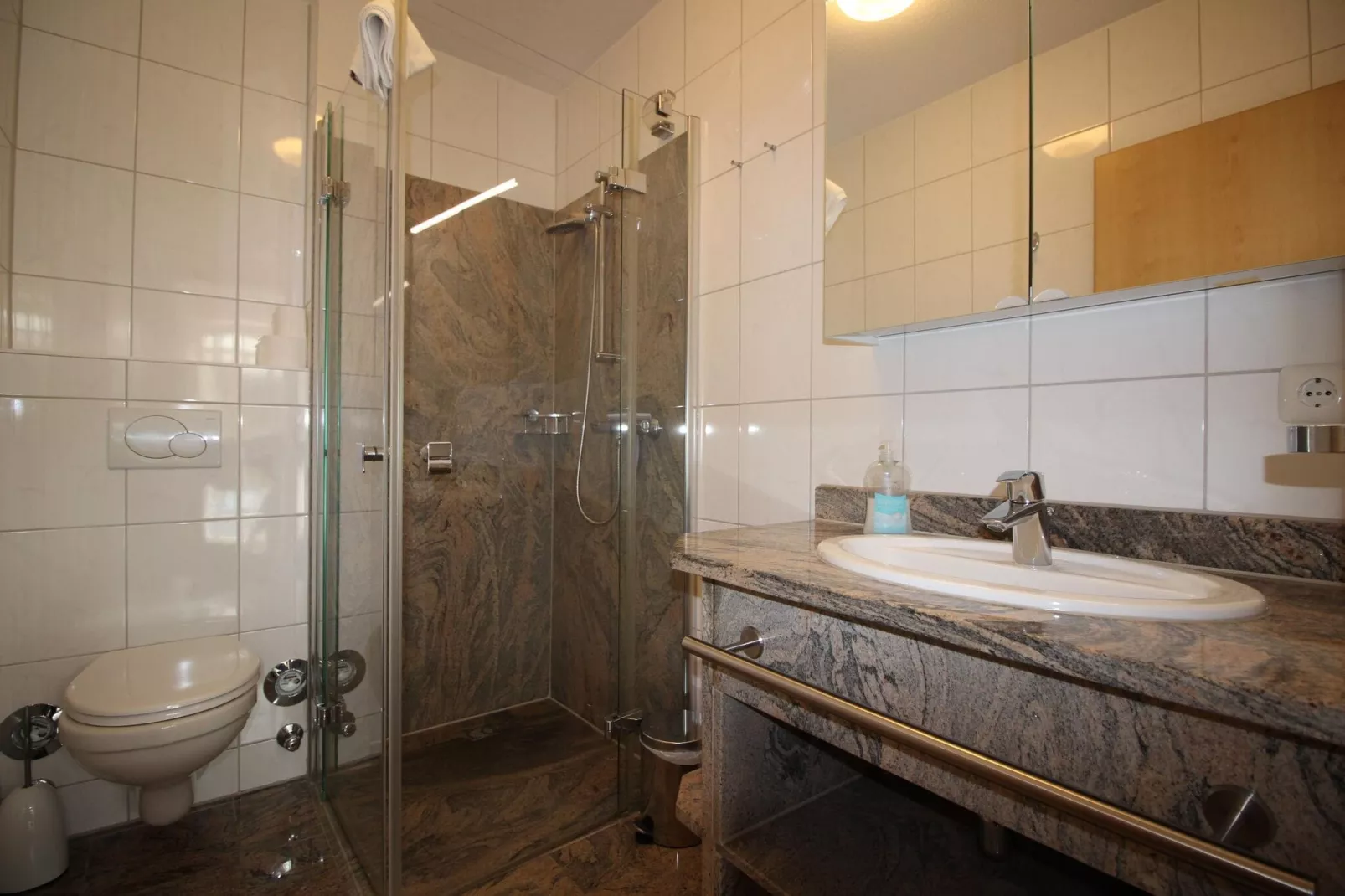 Haus Eriel EG rechts-Badezimmer