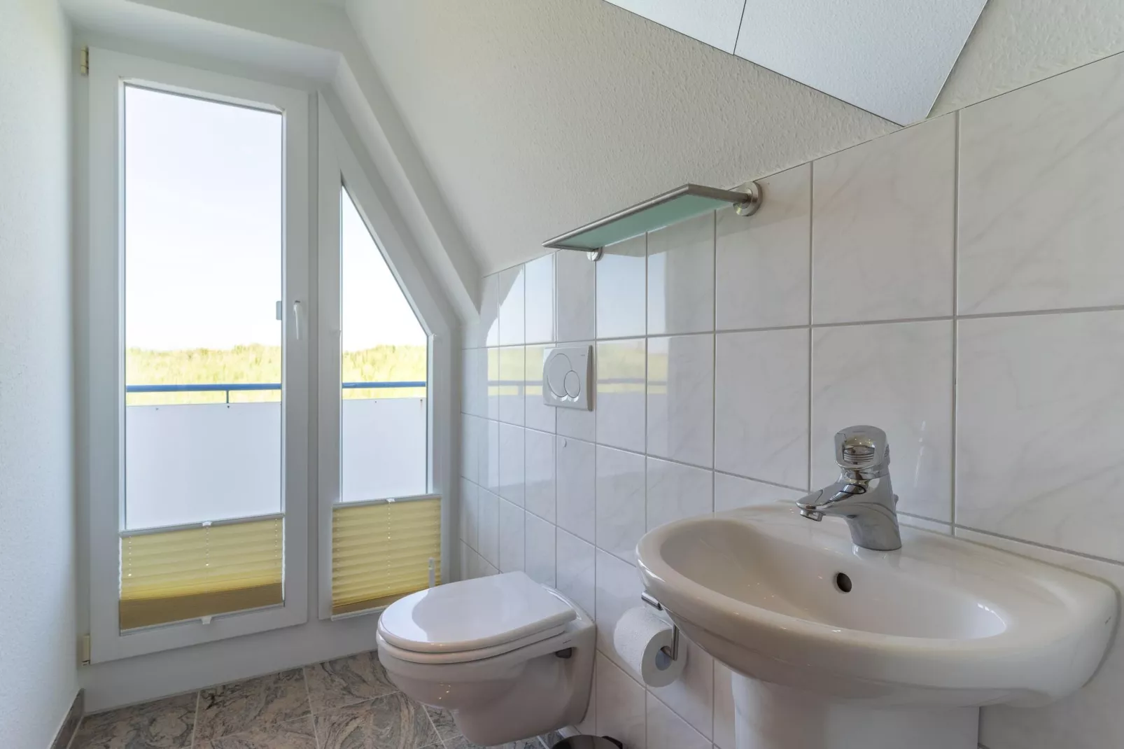 Haus Eriel OG links-Bathroom
