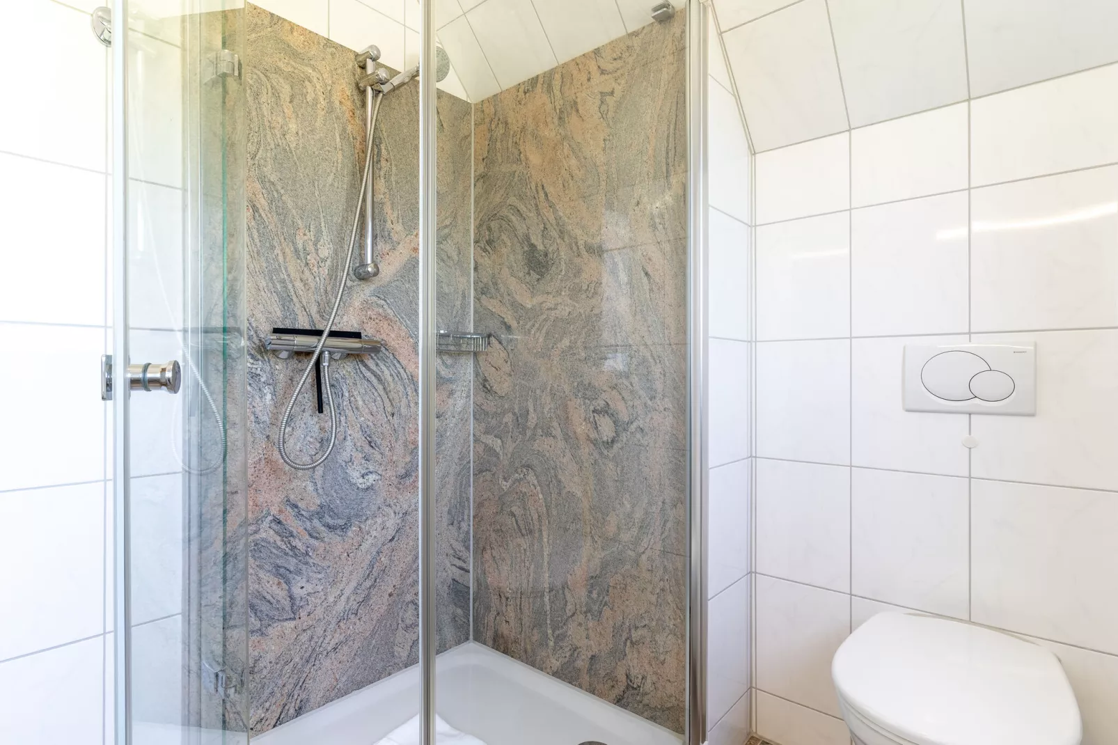 Haus Eriel OG links-Bathroom