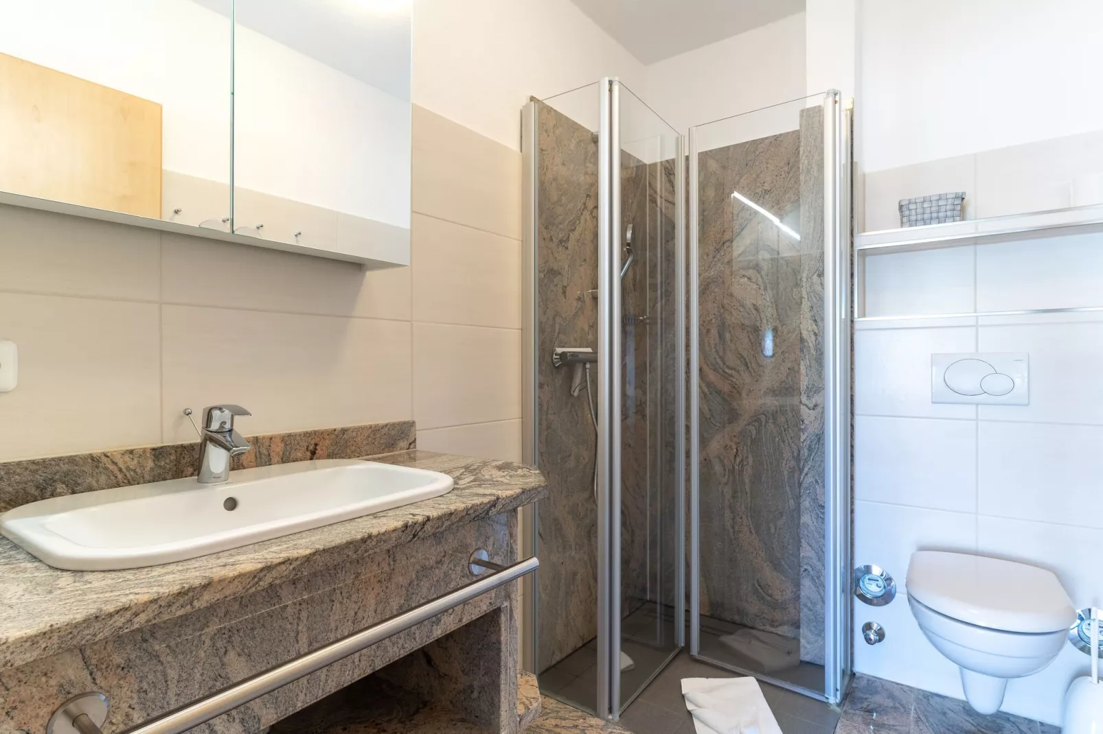 Haus Eriel EG links-Bathroom