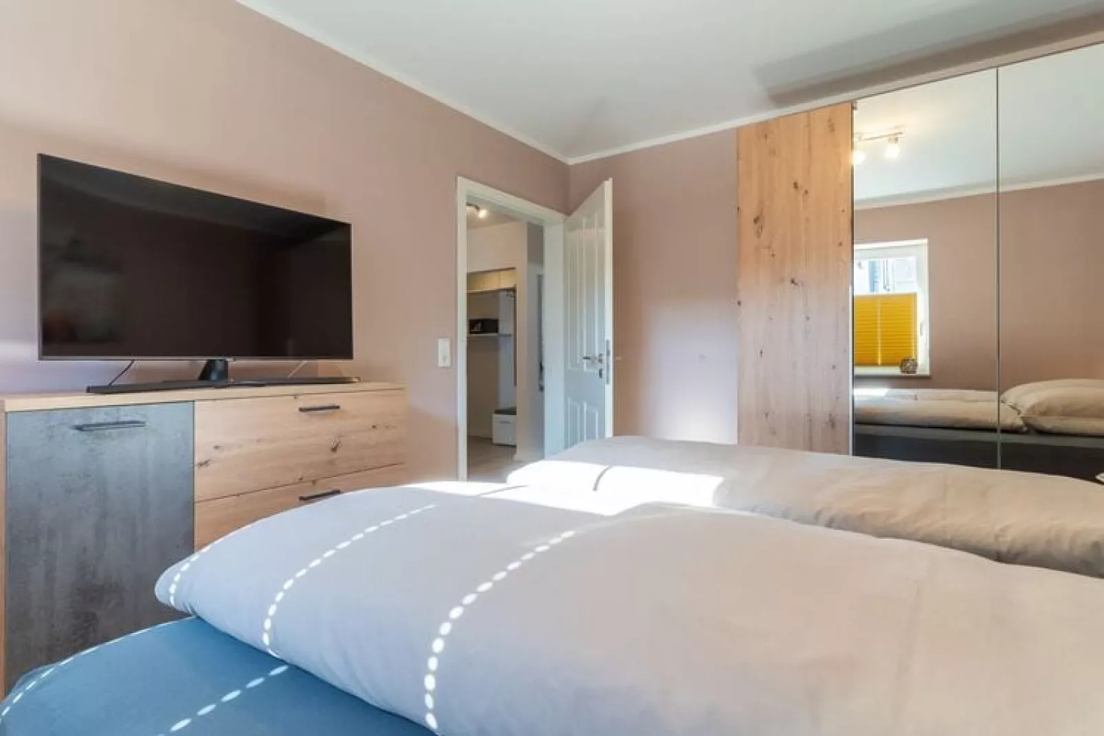 Nis Puk-Bedroom