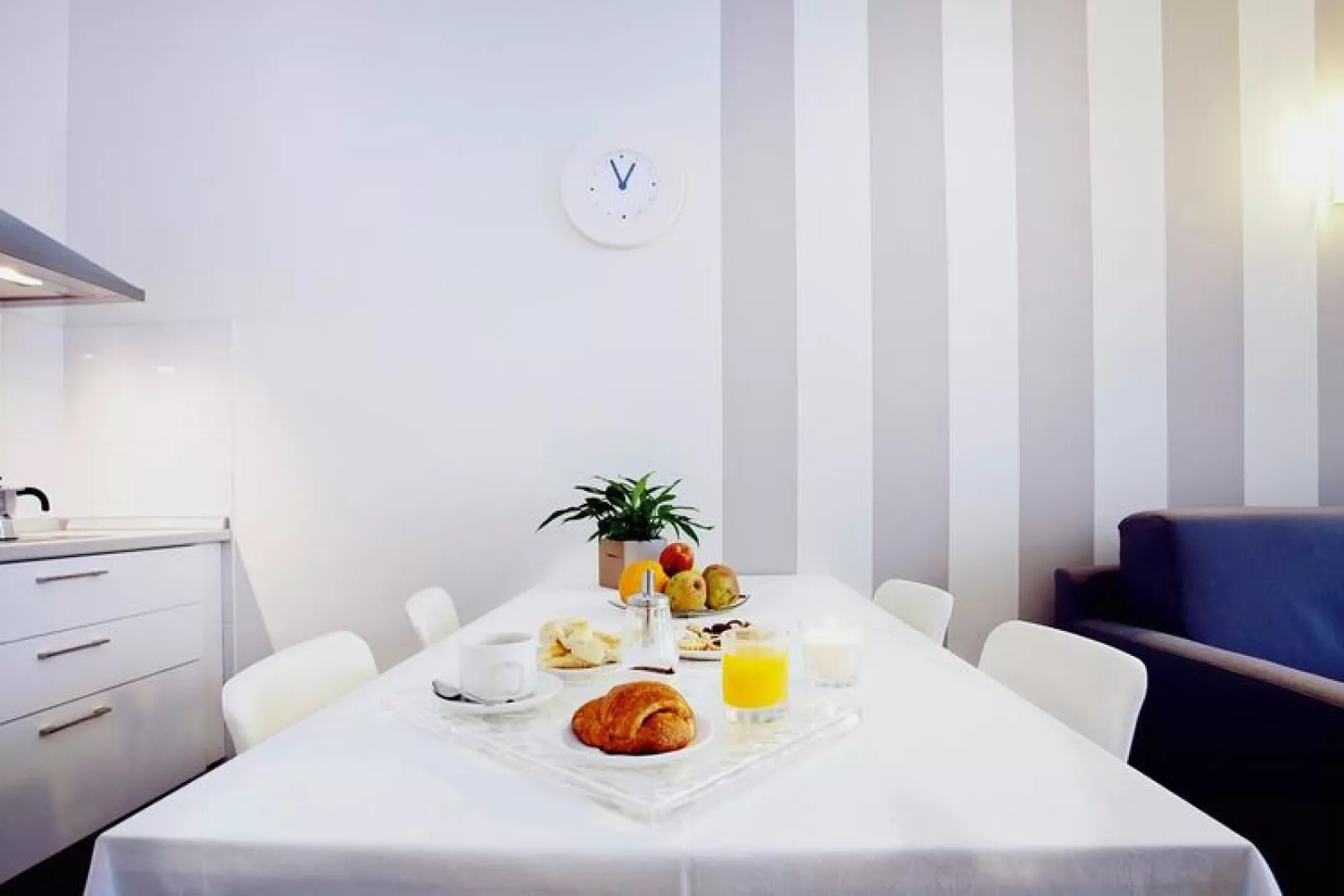 	Residence Riviera Palace Two-room Apartment-Dining room
