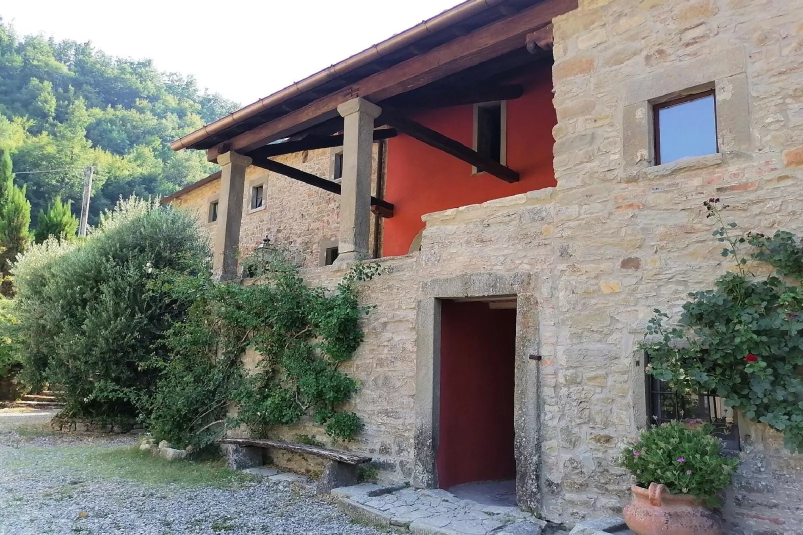 Palazzo-Exterior summer