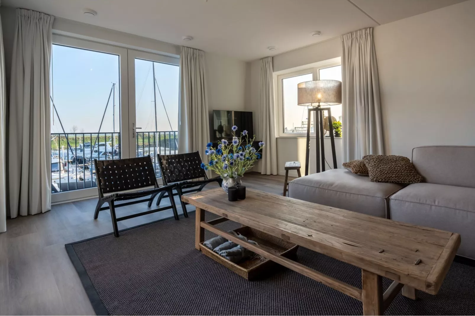 Harbour Loft 1K Residence Marina havenzicht-Living room
