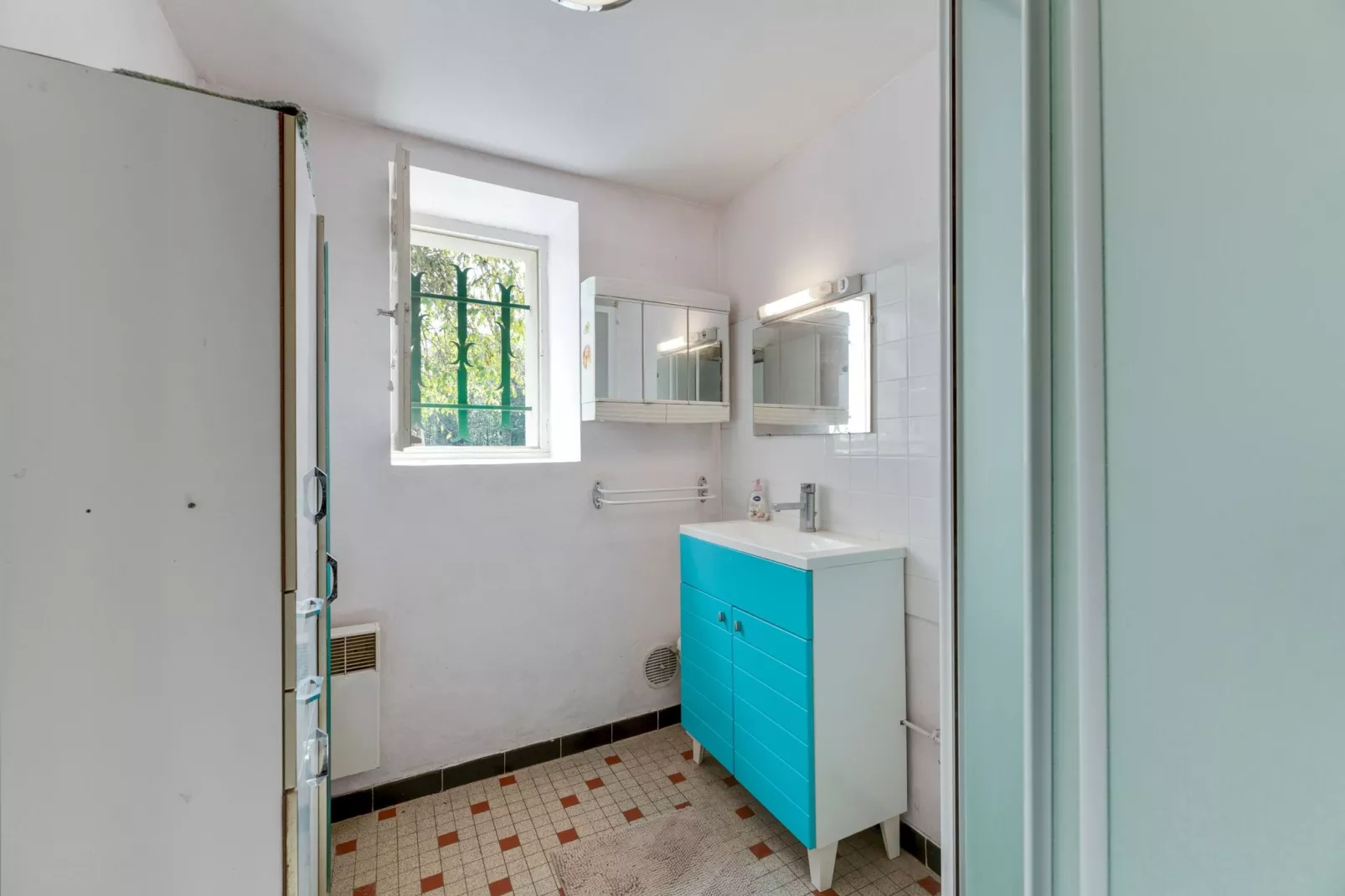 Cendrieux-Bathroom