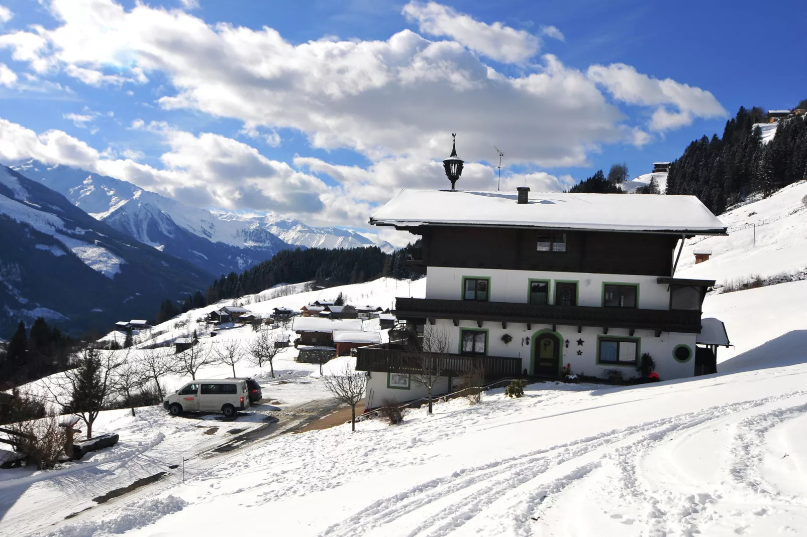 Waldrand-Exterior winter