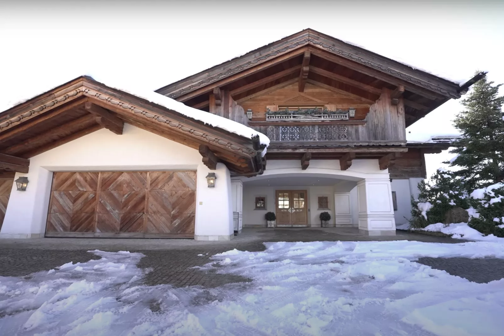 Luxury-Chalet in St Johann in Tirol-Exterior winter