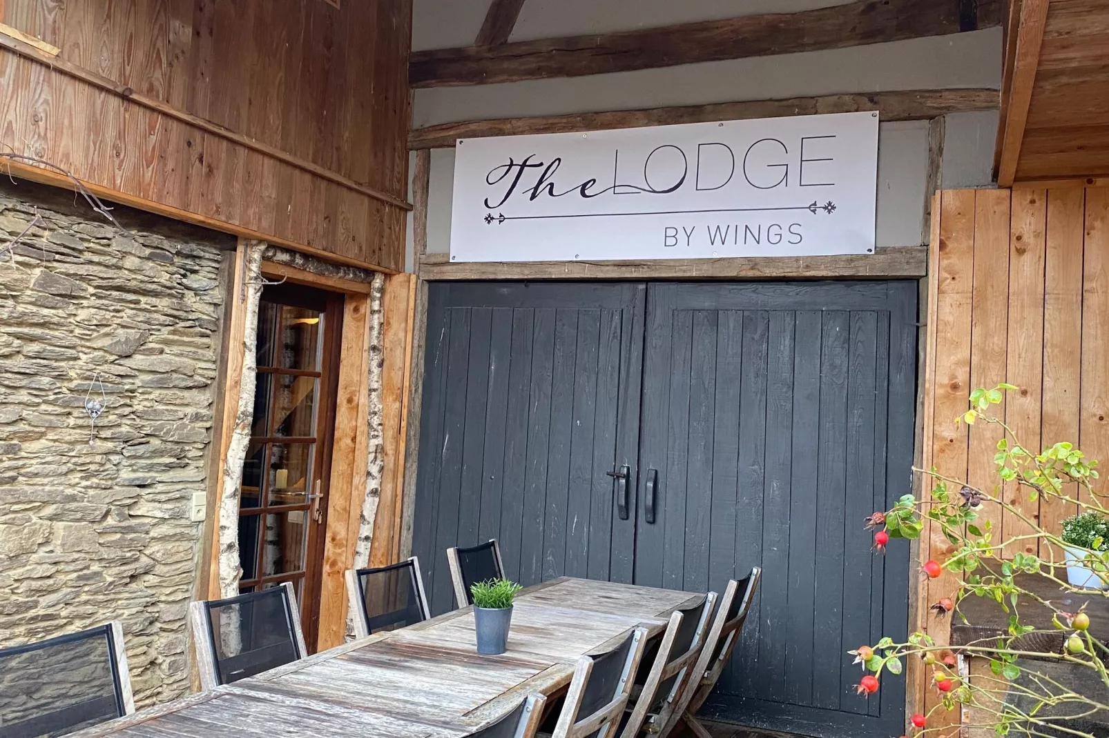 The Lodge by Wings-Terrassenbalkon